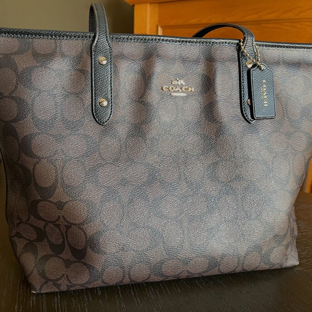 Coach City Tote Bag in Signature Canvas